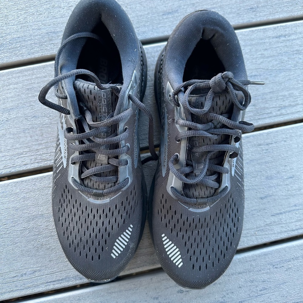 Brooks Addiction GTS 5 1103651D020 Charcoal Running Shoes with White Highlights